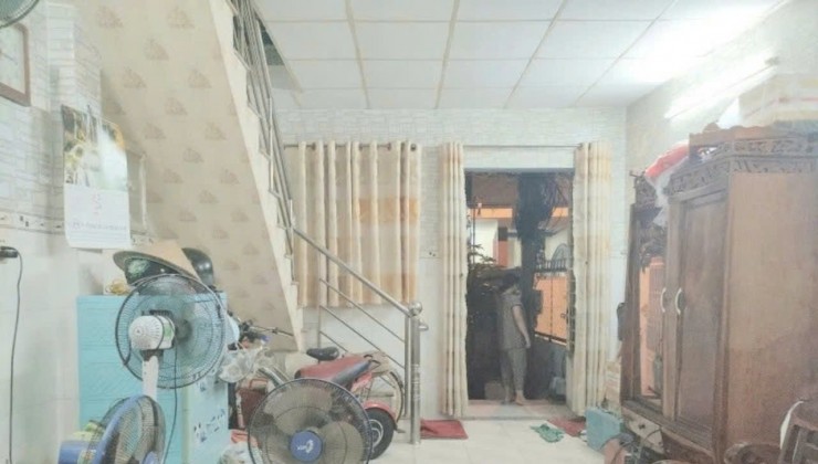 Bán nhà mặt tiền KD-64m2-2 tầng-Giá tốt 3.85 tỷ-Ngay trung tâm Thủ Đức.